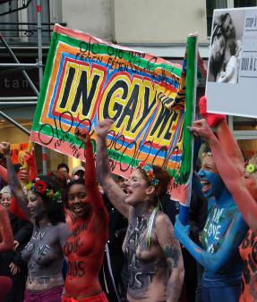 Manifestation pour le mariage pour tous Paris Femen 16 12 2012 15